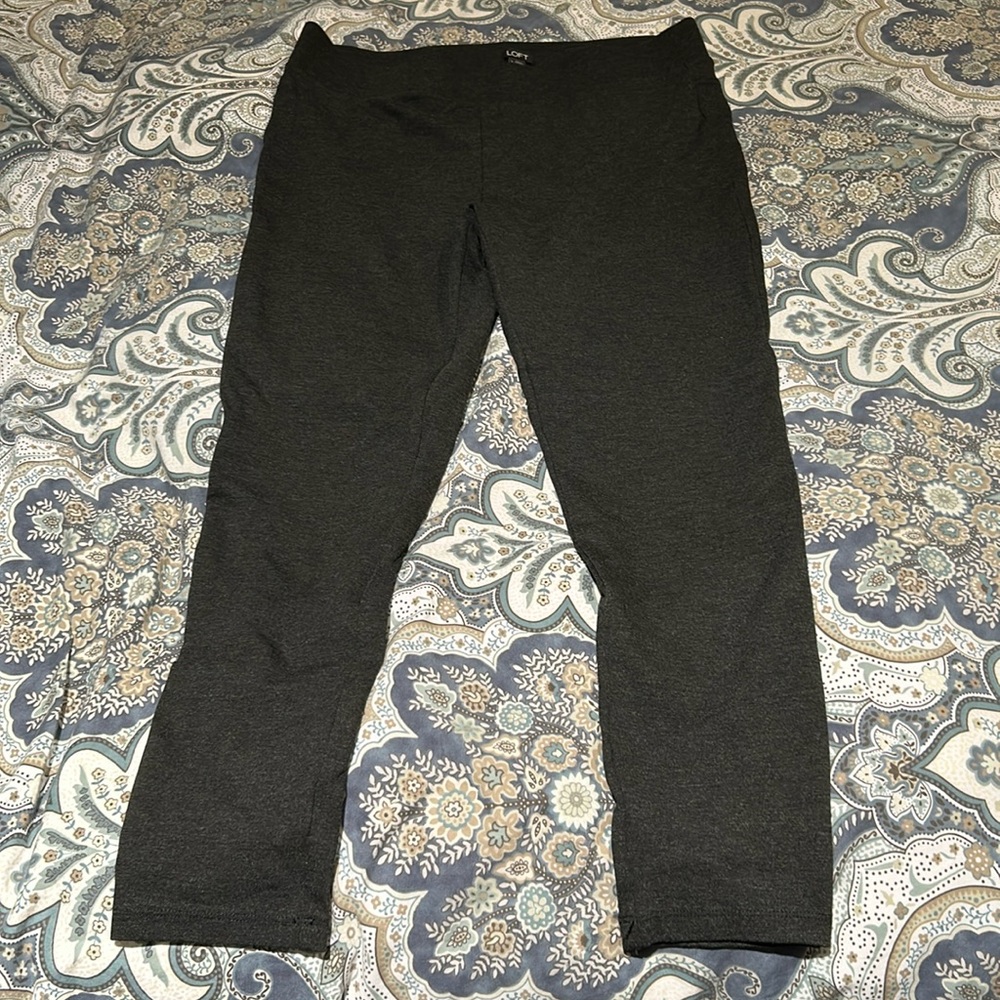 NWOT Loft grey seamed ponte leggings size L